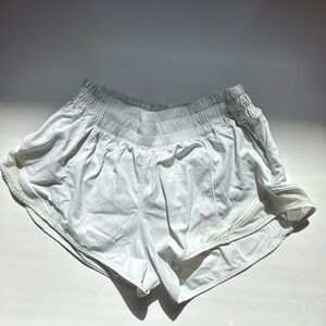 Lululemon Hotty Hot Low-Rise Lined Short 2.5”